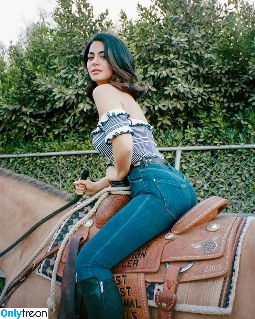 Emeraude Toubia голая photo #0074 (EmeraudeToubia / emeraude)