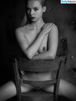 Emi Im Wunderland / Instagram / Model-Kartei / posts nude photo #0366