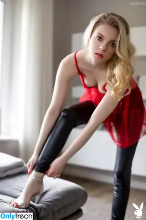 Emi Im Wunderland / Instagram / Model-Kartei / posts nude photo #0599