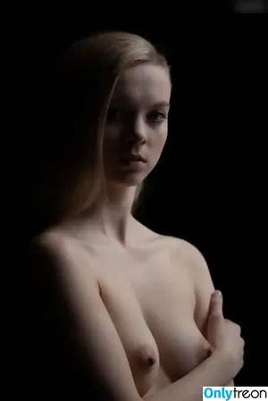 Emi Im Wunderland / Instagram / Model-Kartei / posts nude photo #0660