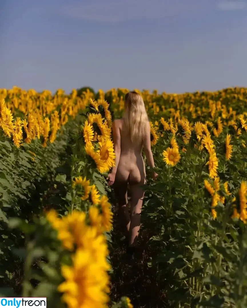 Emi Im Wunderland nude photo #0622 (Instagram / Model-Kartei / posts)