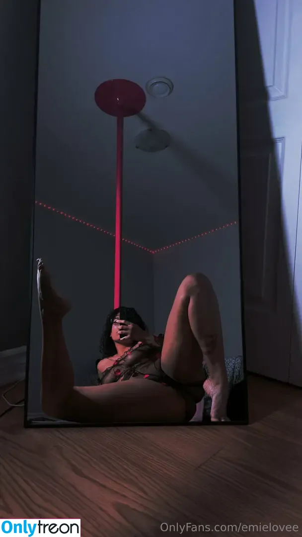 emielovee nude photo #0047 (emieloveee)
