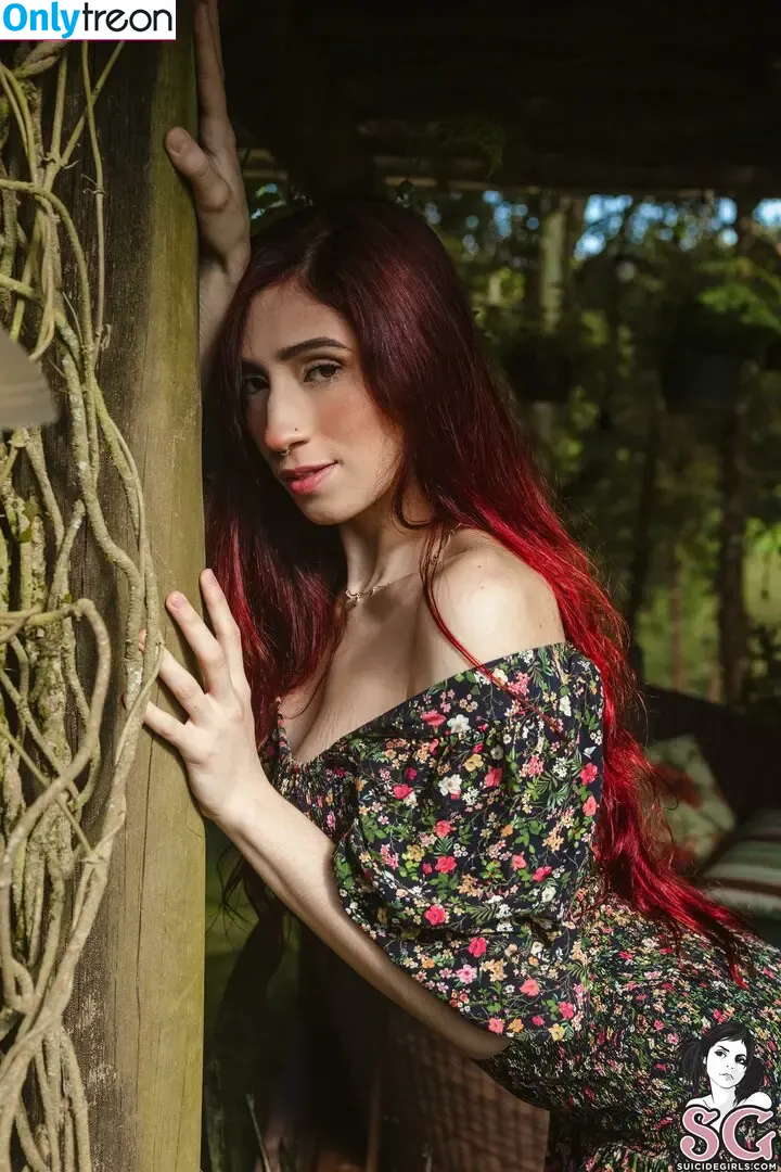 Emih Suicide nude photo #0119 (anyuser / emihsg_)