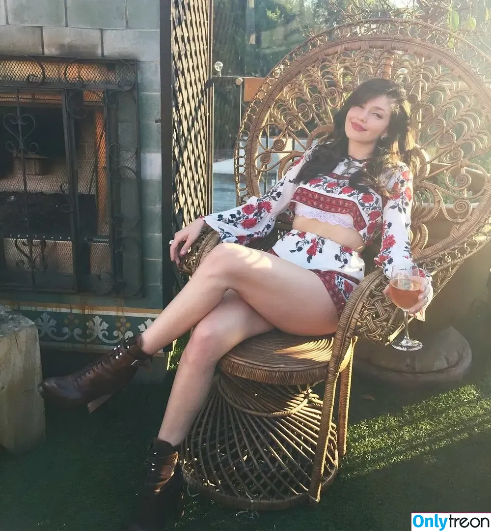 Emilia Ares голая photo #0002 (emiliaares / emiliamars)