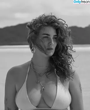 Emilia Baumgart / emiliabmgt nude photo #0126