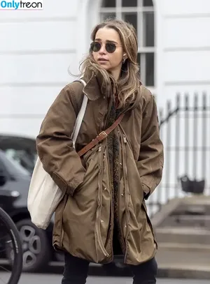 Emilia Clarke / clarkeyxo / emilia_clarke / emiliaclarke nude photo #1819