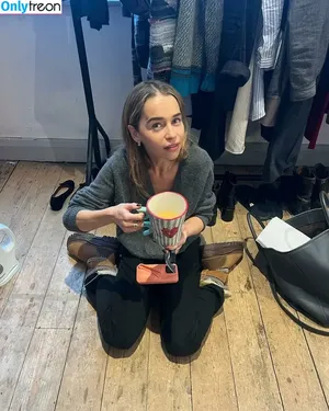 Emilia Clarke / clarkeyxo / emilia_clarke / emiliaclarke nude photo #1825