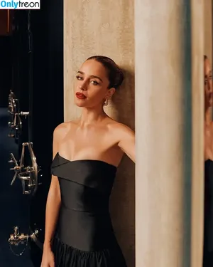 Emilia Clarke / clarkeyxo / emilia_clarke / emiliaclarke nude photo #1829