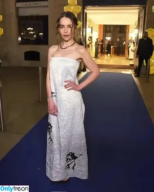 Emilia Clarke / clarkeyxo / emilia_clarke / emiliaclarke nude photo #1915
