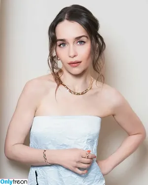 Emilia Clarke / clarkeyxo / emilia_clarke / emiliaclarke nude photo #1917
