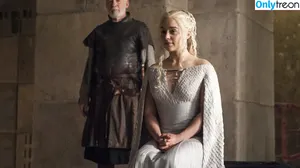 Emilia Clarke / clarkeyxo / emilia_clarke / emiliaclarke фото голая #2040