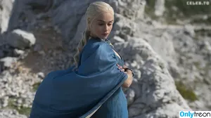 Emilia Clarke / clarkeyxo / emilia_clarke / emiliaclarke фото голая #2061