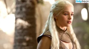 Emilia Clarke / clarkeyxo / emilia_clarke / emiliaclarke фото голая #2069