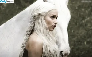 Emilia Clarke / clarkeyxo / emilia_clarke / emiliaclarke фото голая #2073