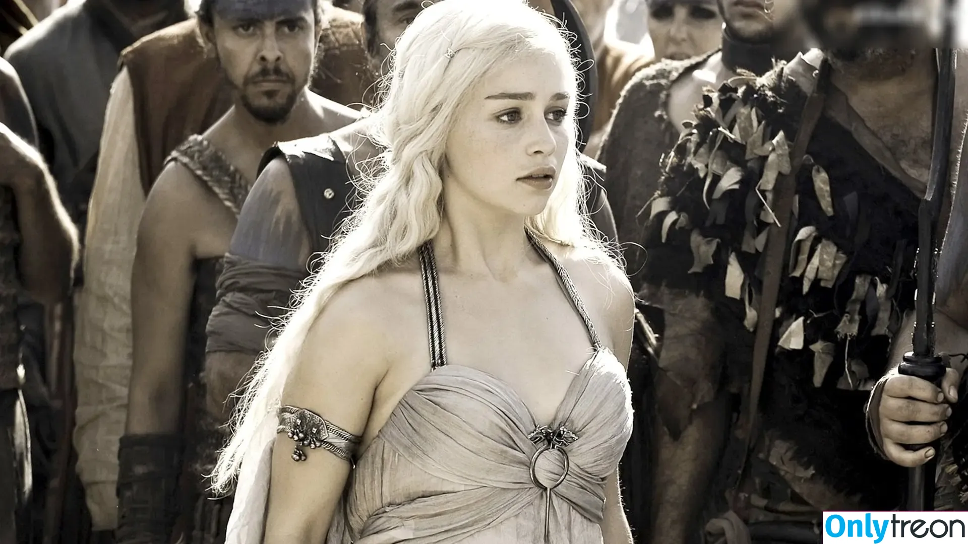 Emilia Clarke голая photo #2048 (clarkeyxo / emilia_clarke / emiliaclarke)