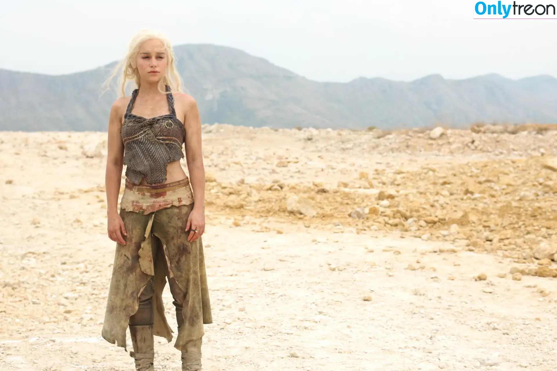 Emilia Clarke голая photo #2062 (clarkeyxo / emilia_clarke / emiliaclarke)