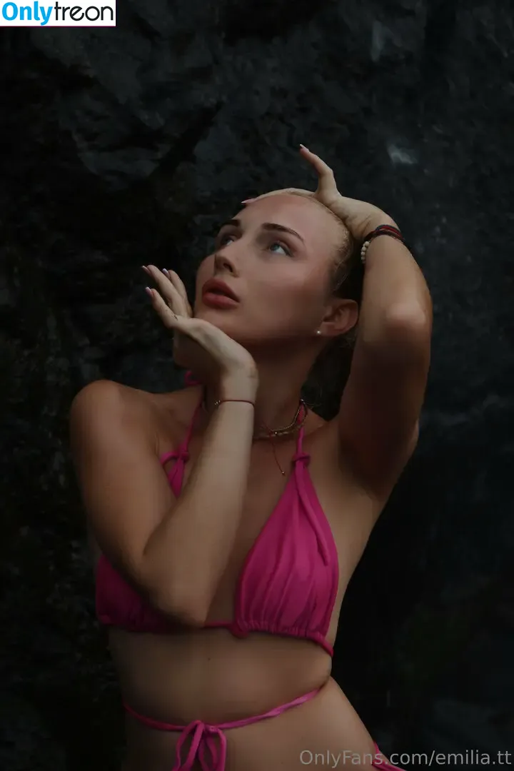 emilia.tt nude photo #0063 (emiliaa.tt)