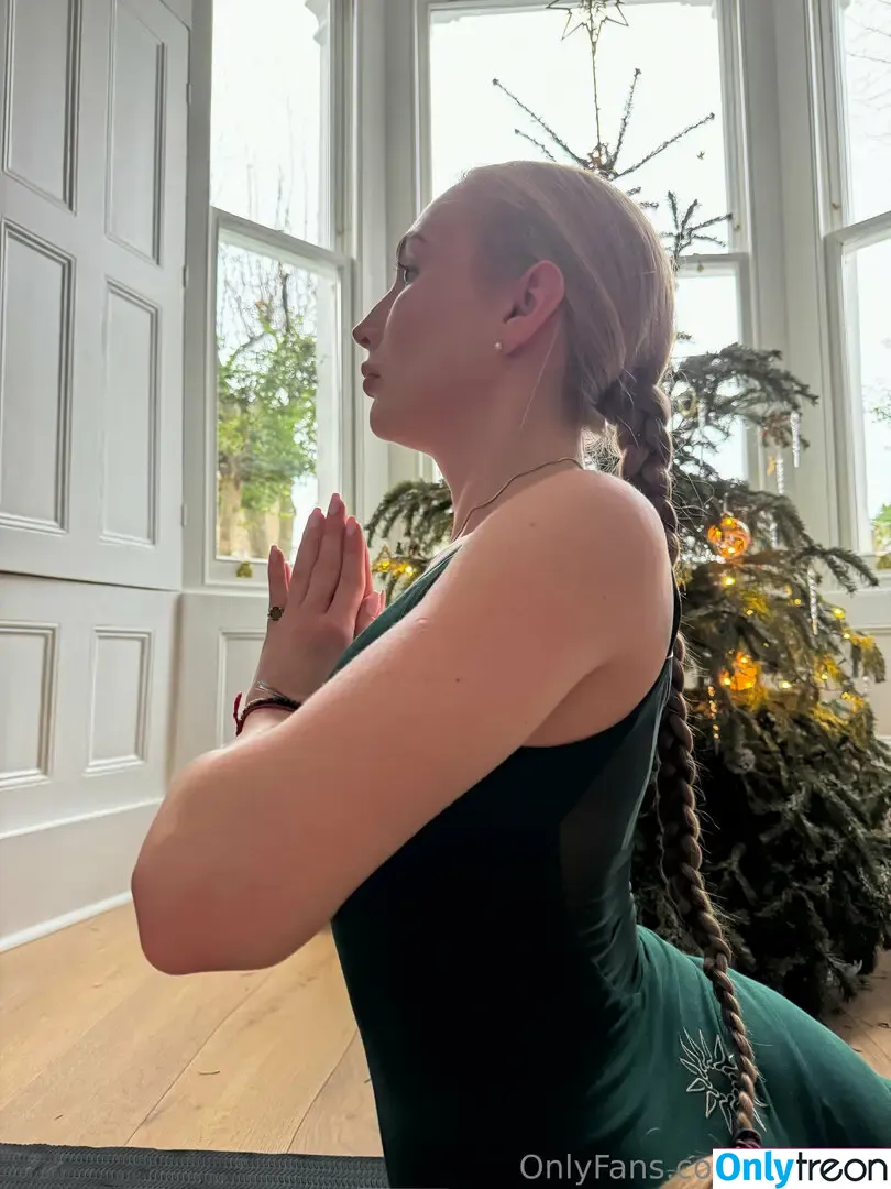 emilia.tt nude photo #0068 (emiliaa.tt)