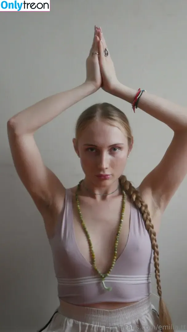 emilia.tt nude photo #0084 (emiliaa.tt)