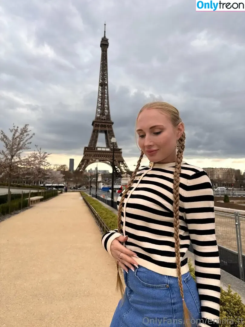 emilia.tt nude photo #0087 (emiliaa.tt)