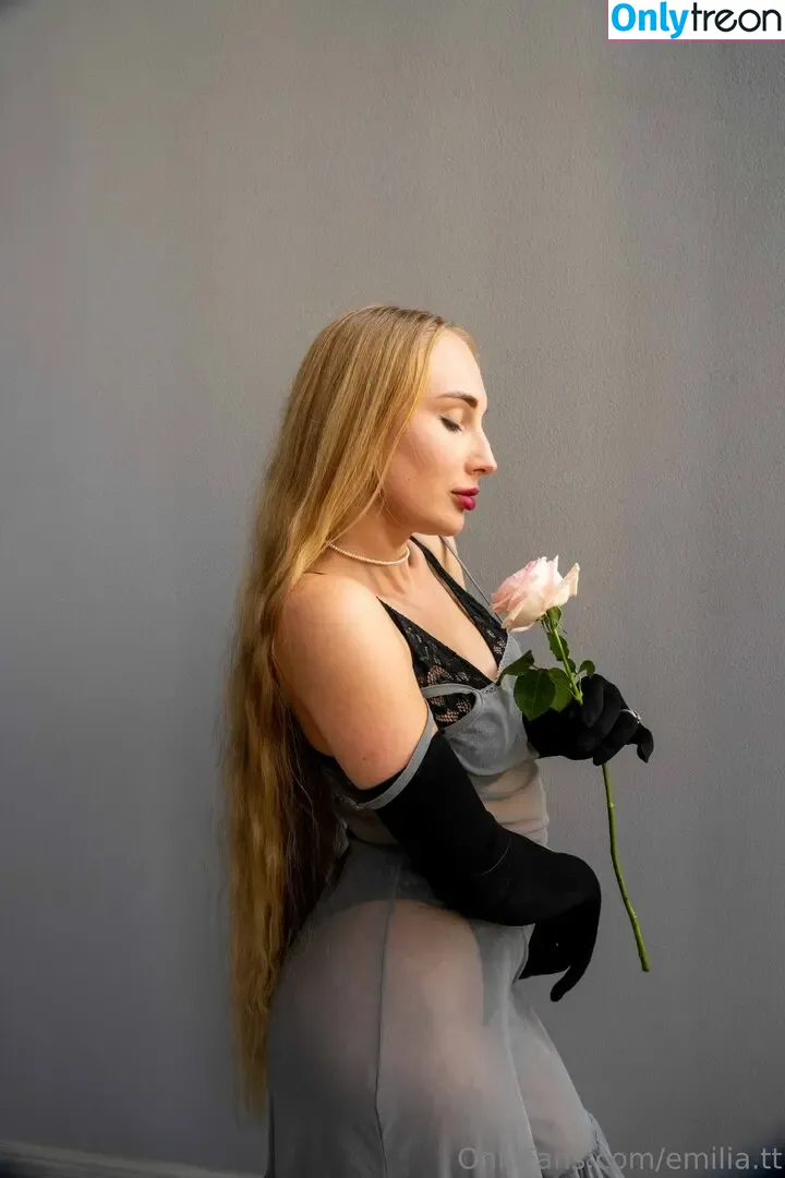 emilia.tt nude photo #0088 (emiliaa.tt)