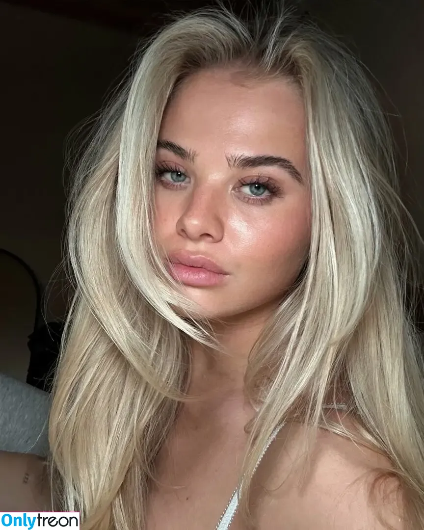 Emilia_wue голая photo #0196 (Emilia_wue)