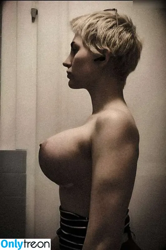 Emilia Zabberoni nude photo #0231 (artikleopard_artist)