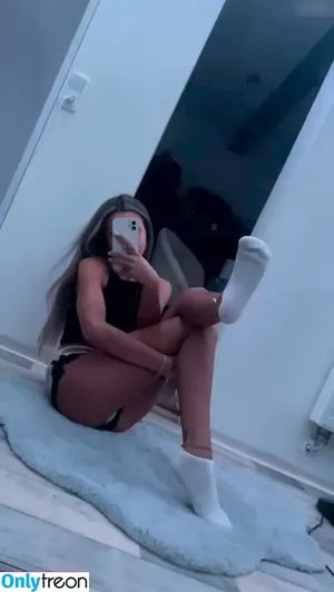 emiliaaa.rose / emilia.roseee nude photo #0029