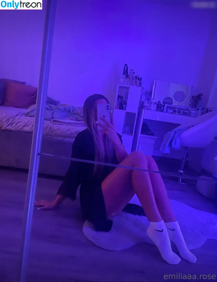 emiliaaa.rose nude photo #0083 (emilia.roseee)