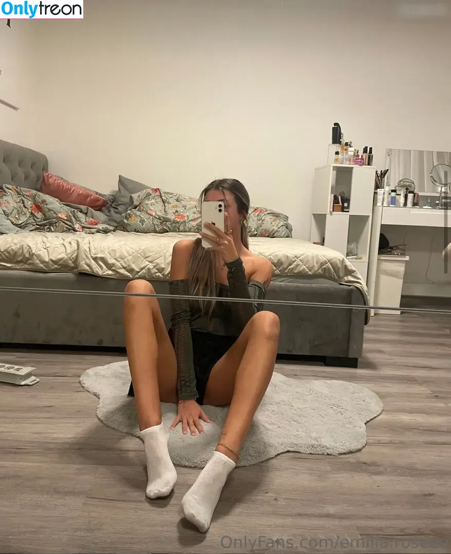 emiliaaa.rose nude photo #0098 (emilia.roseee)