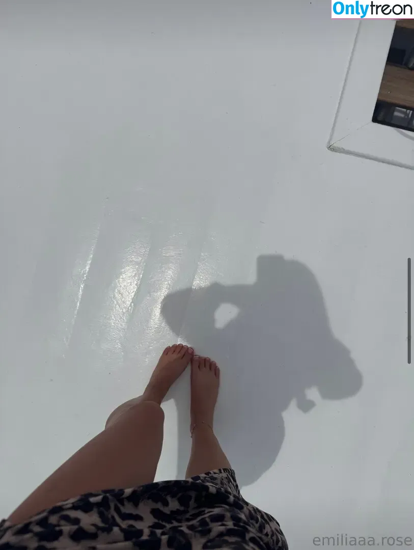 emiliaaa.rose nude photo #0103 (emilia.roseee)