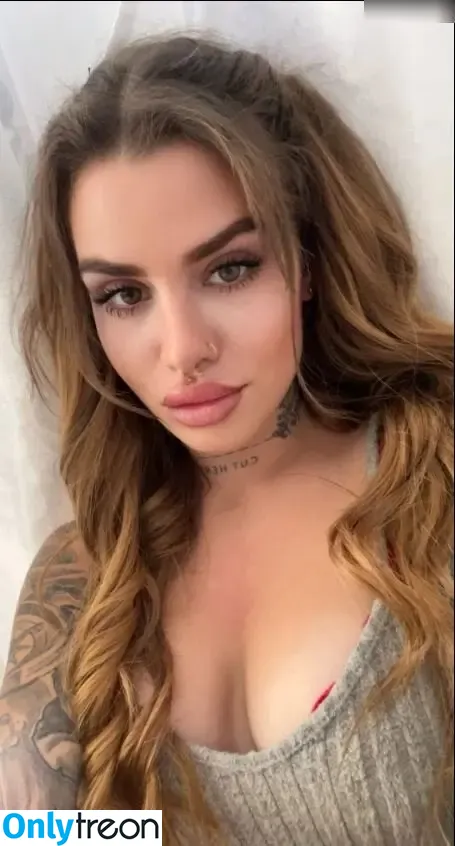 EmiliaCatalina nude photo #0005 (EmiliaCatalina)