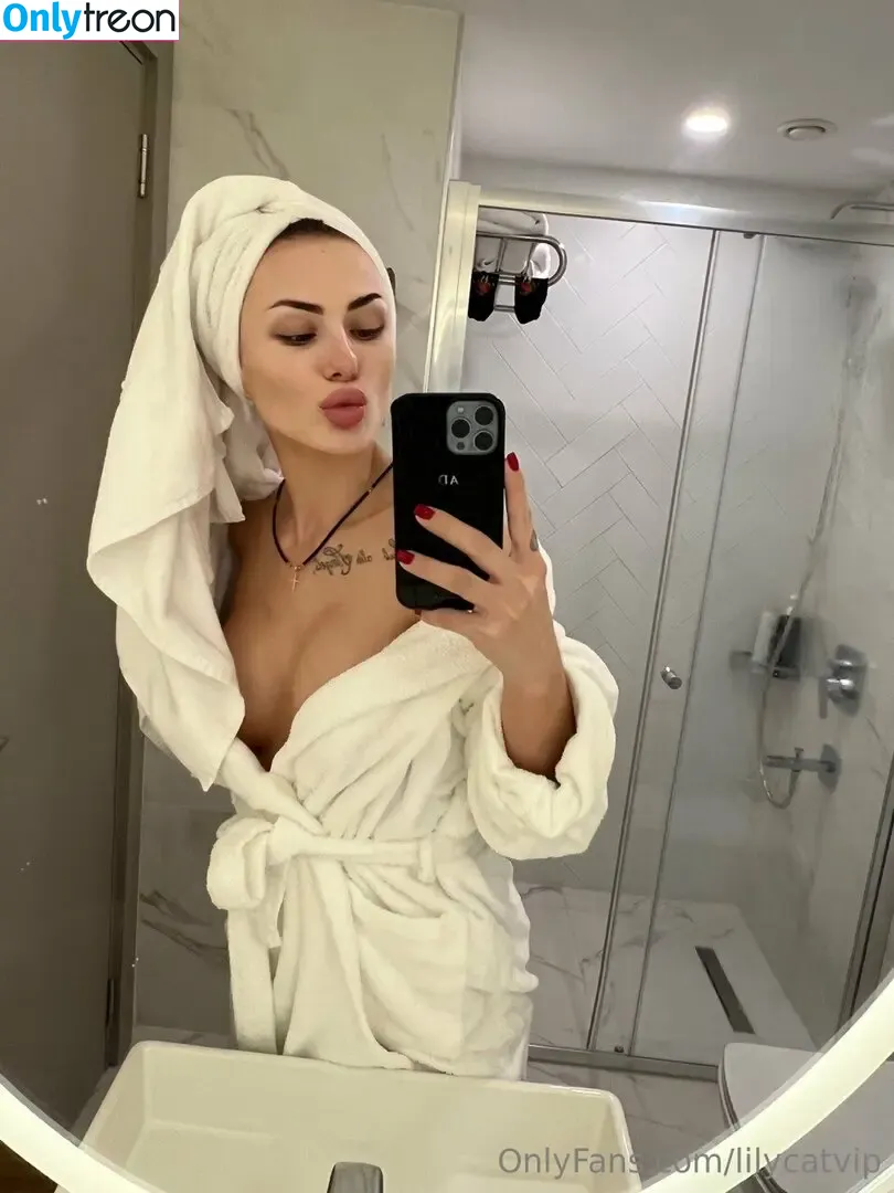 emilie_teyral nude photo #0005 (emilietaylorart)
