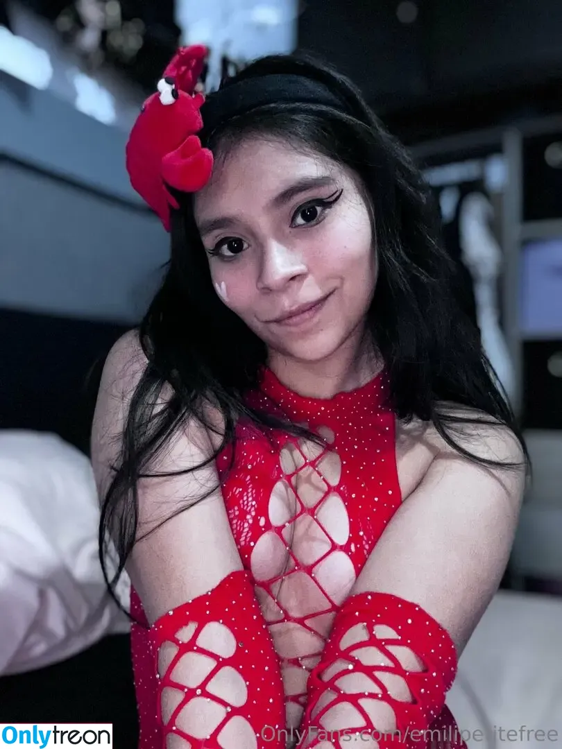 emilipetitefree голая photo #0105 (emilipetite21)
