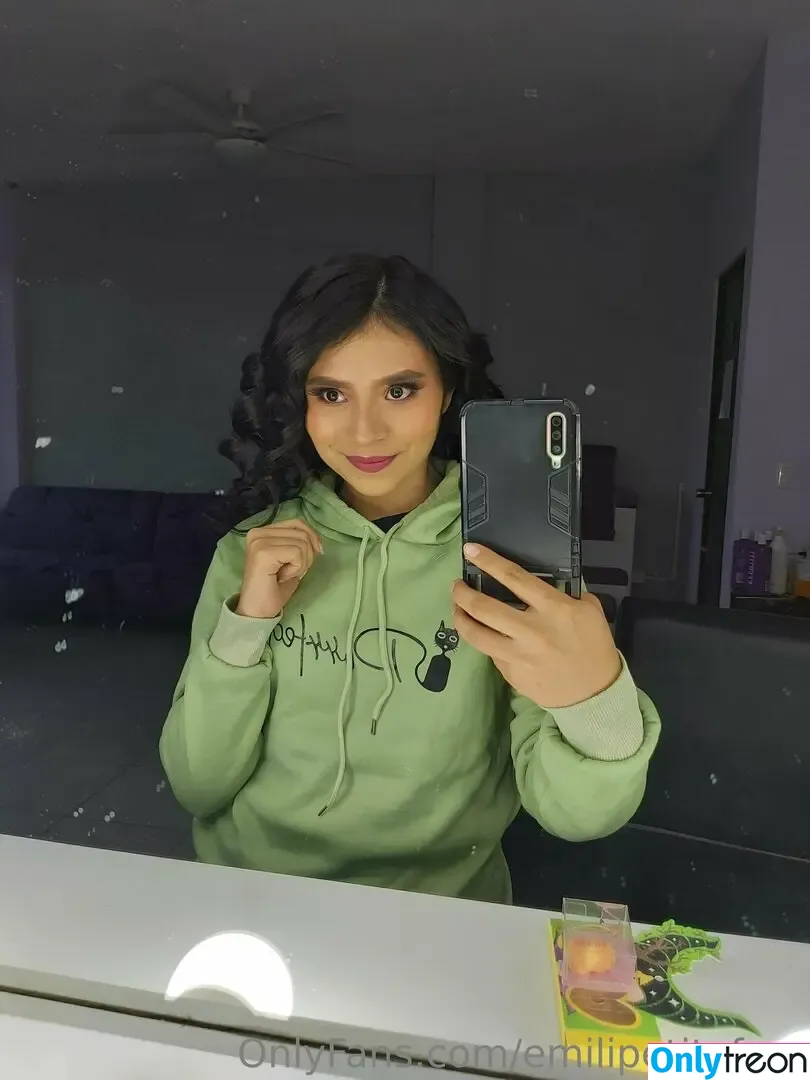 emilipetitefree голая photo #0112 (emilipetite21)