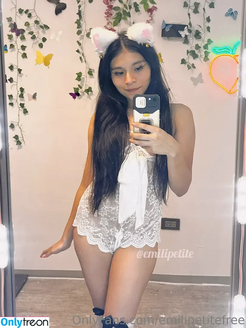 emilipetitefree голая photo #0113 (emilipetite21)