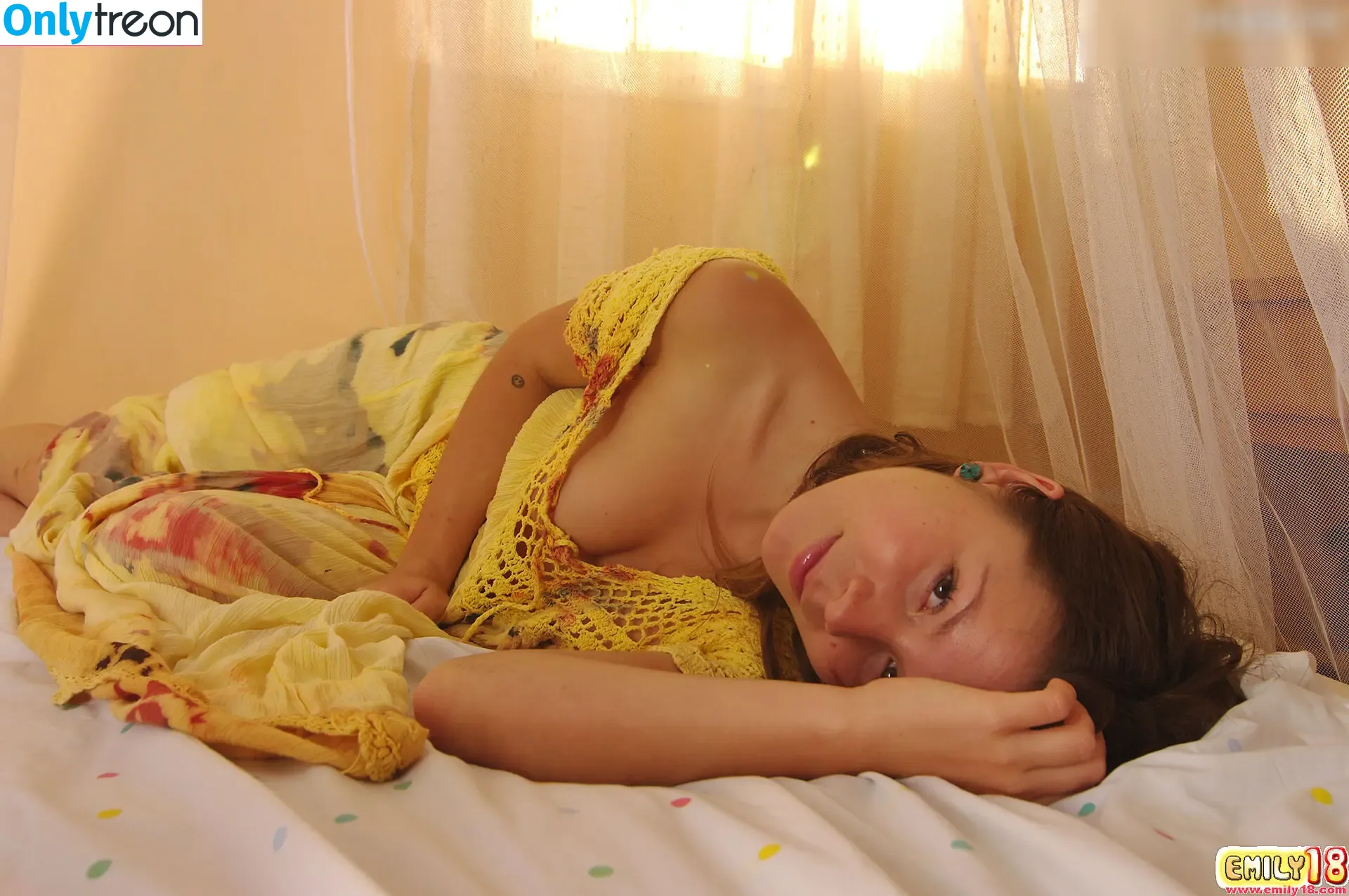 Emily 18 nude photo #0168 (yulia_jai_ma)
