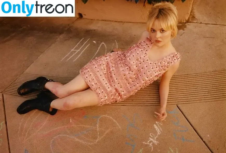 Emily Alyn Lind голая photo #0187 (emilylind)