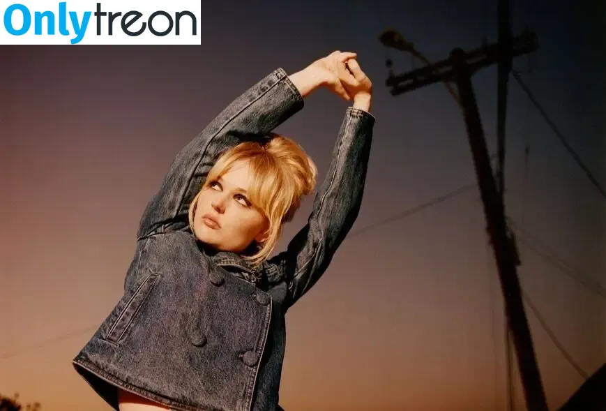Emily Alyn Lind голая photo #0188 (emilylind)