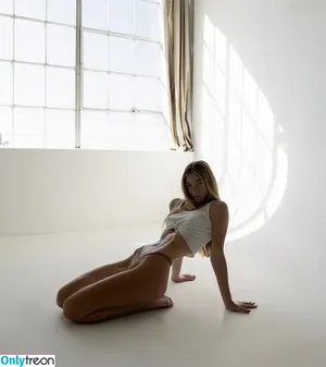 Emily Askin / askinem nude photo #0003