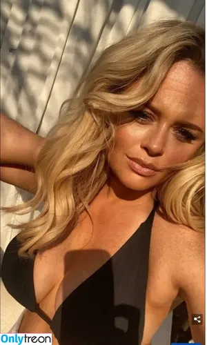 Emily Atack / emilyatack nude photo #0916