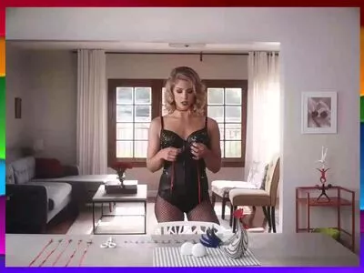 Emily Bett Rickards / emilybett nude photo #0011