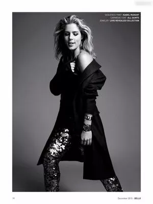 Emily Bett Rickards / emilybett nude photo #0033