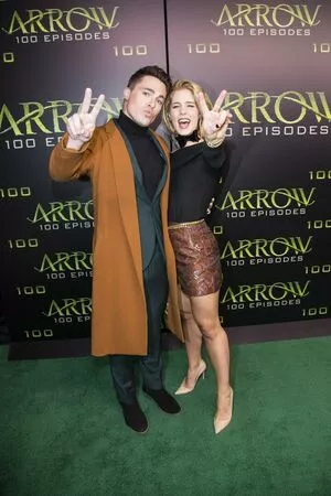 Emily Bett Rickards / emilybett фото голая #0105
