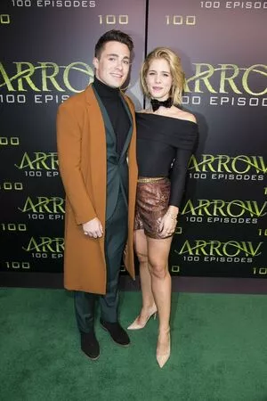 Emily Bett Rickards / emilybett фото голая #0108