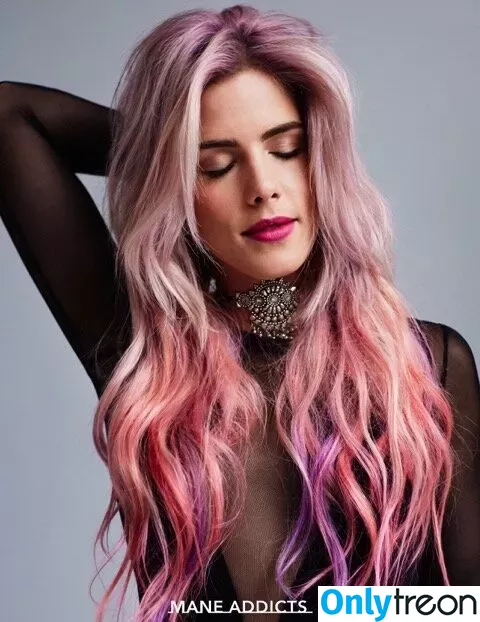 Emily Bett Rickards nude photo #0086 (emilybett)