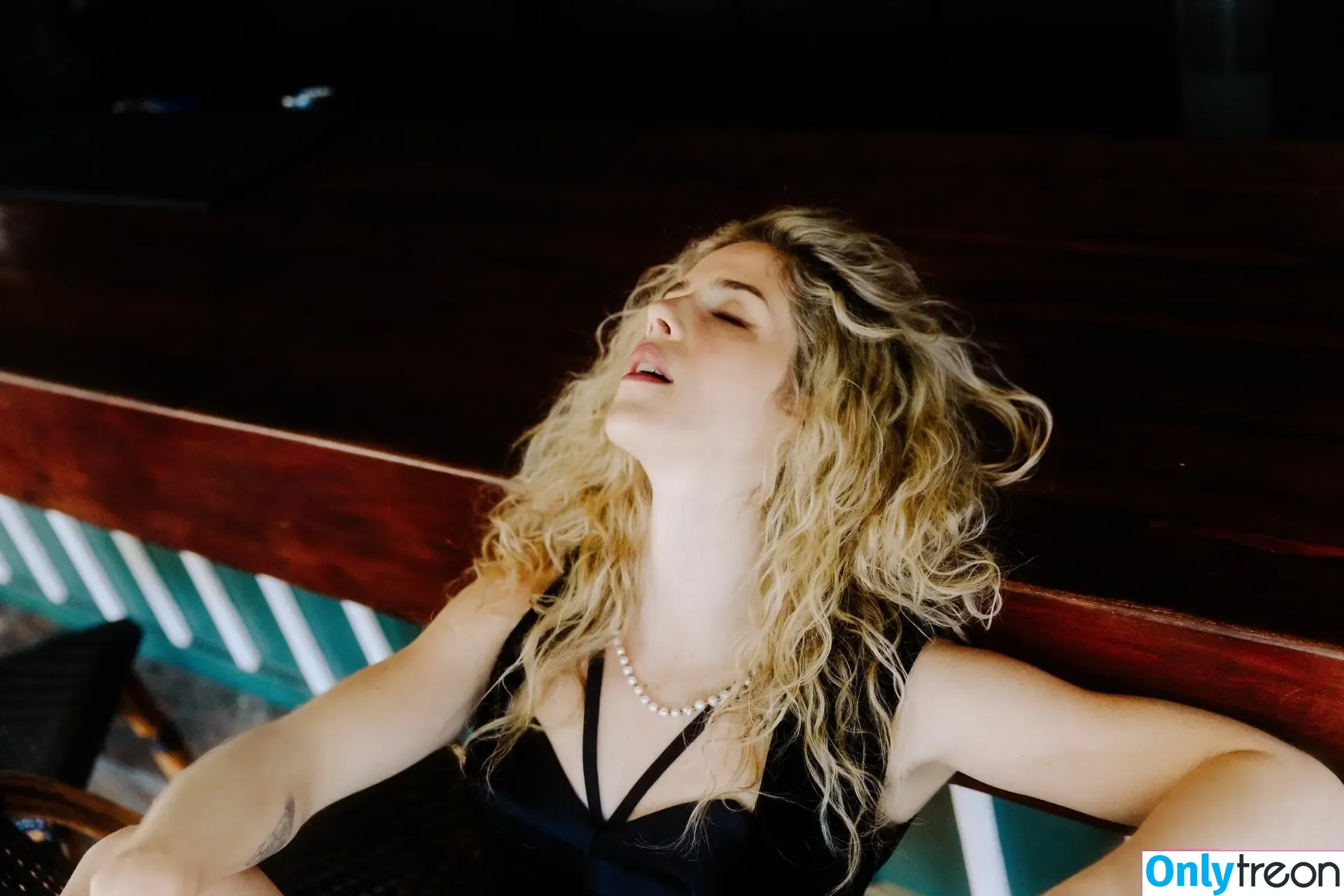 Emily Bett Rickards nude photo #0132 (emilybett)