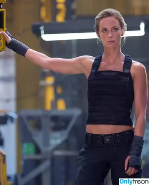 Emily Blunt / _emily_blunt_ фото голая #0476
