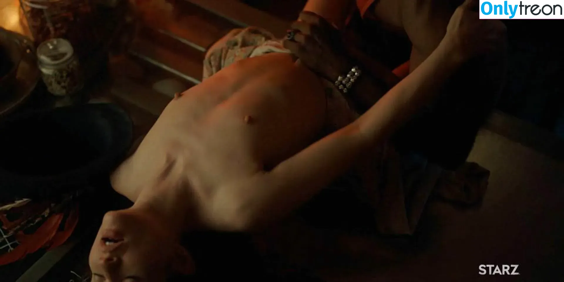 Emily Browning голая photo #0053 (emilyjanebrowning)
