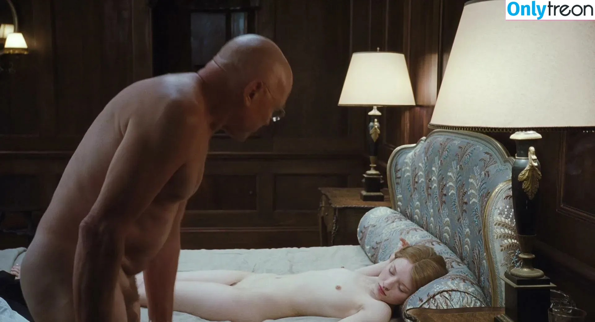 Emily Browning голая photo #0055 (emilyjanebrowning)